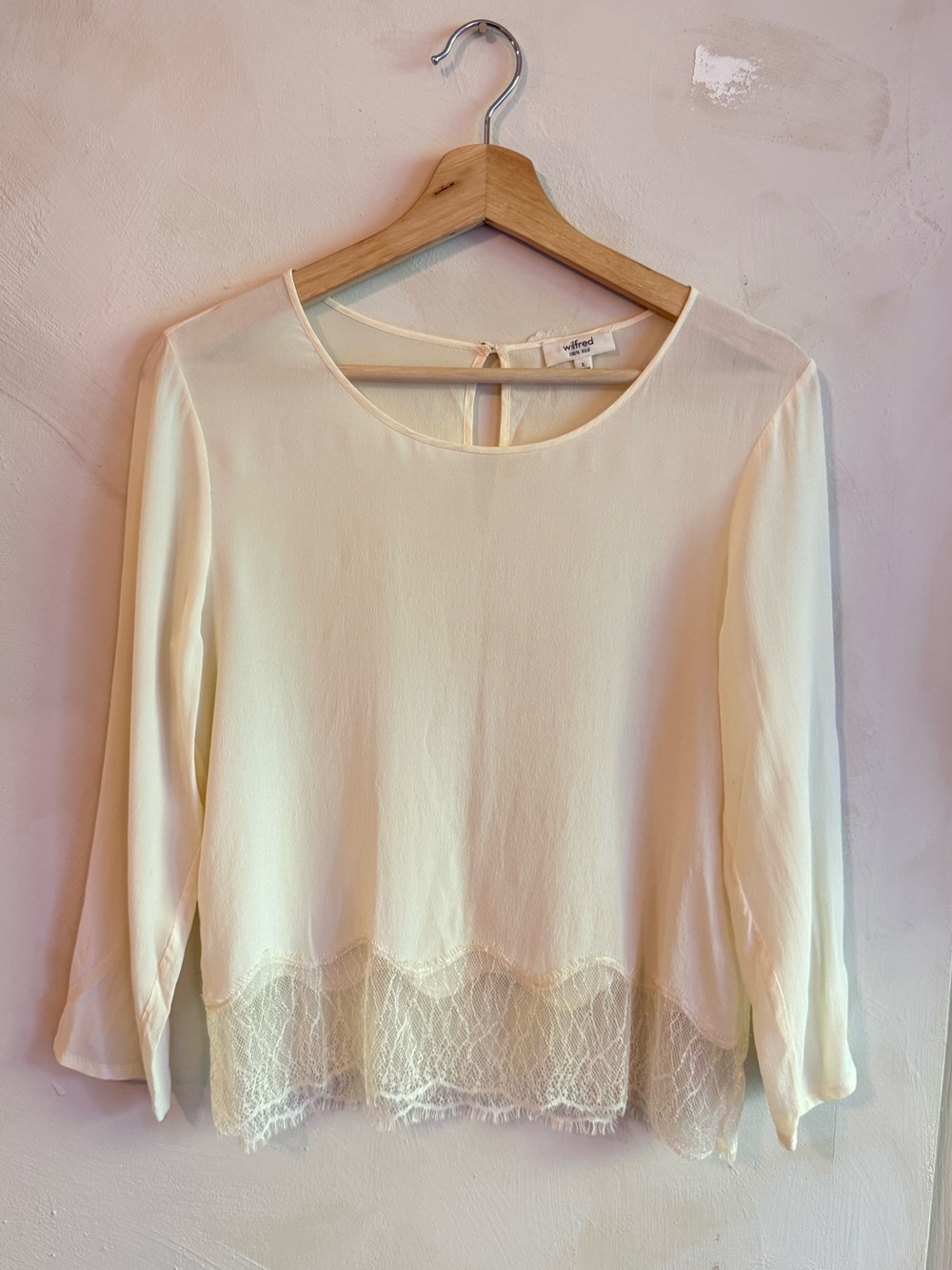 Wilfred Aritzia | 100% Silk | Cream Lace Hem | Blouse Long Sleeve